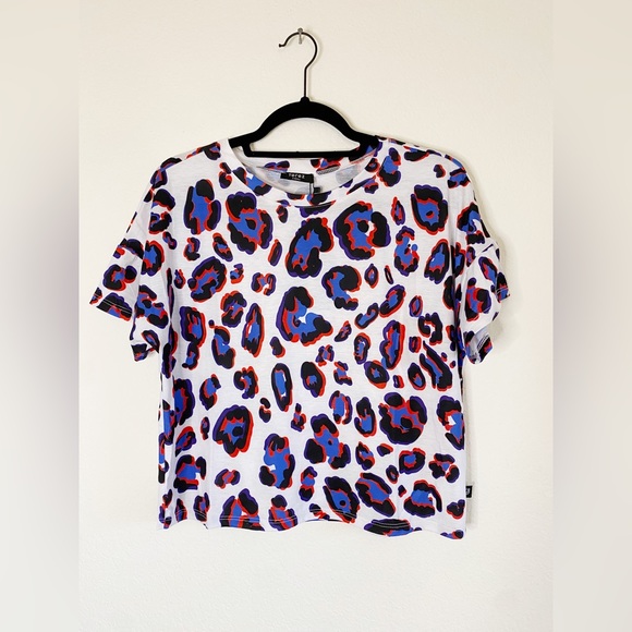 Terez Tops - NWT Terez Leopard Print Short Sleeve Top Size X-Small XS